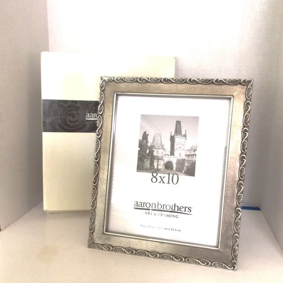 NWT Aaron Brothers 8x10 Silver Metal Photo Frame - Picture 1 of 4